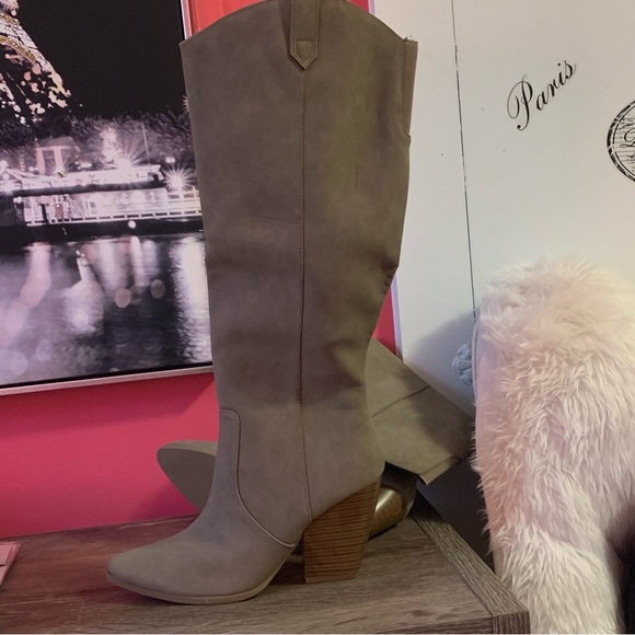 Ana upland Cowboy Boots - Picture 3 of 4